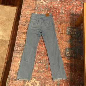 Levi’s authentic ribcage sz 27 straight leg jean